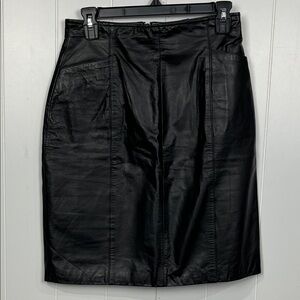 Wilson Womens Leather Pencil Skirt 10 Black Back Zip Pockets Lined Soft EUC